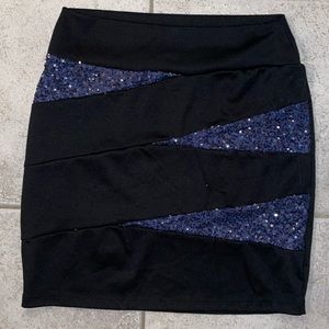Maurice’s Black and Sequenced Blue Skirt Size Small